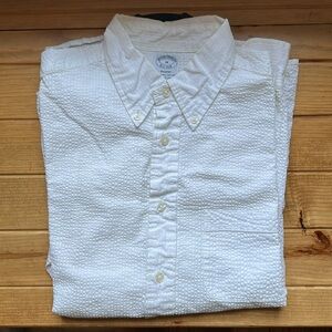 🍀 NWOT Brooks Brothers White Seersucker Button Down size Medium Slim Fit